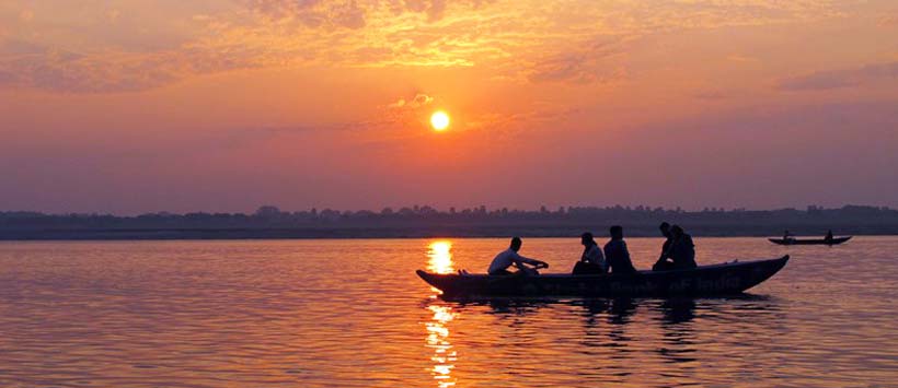 sunrise boatride varanasi