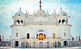 Takht Keshgarh Sahib